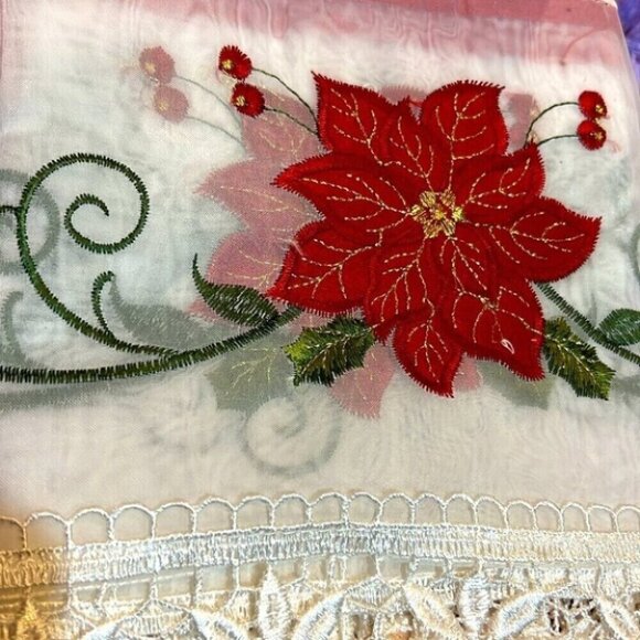 Poinsettia Macrame 3PC Kitchen Curtain Set - Picture 3 of 4